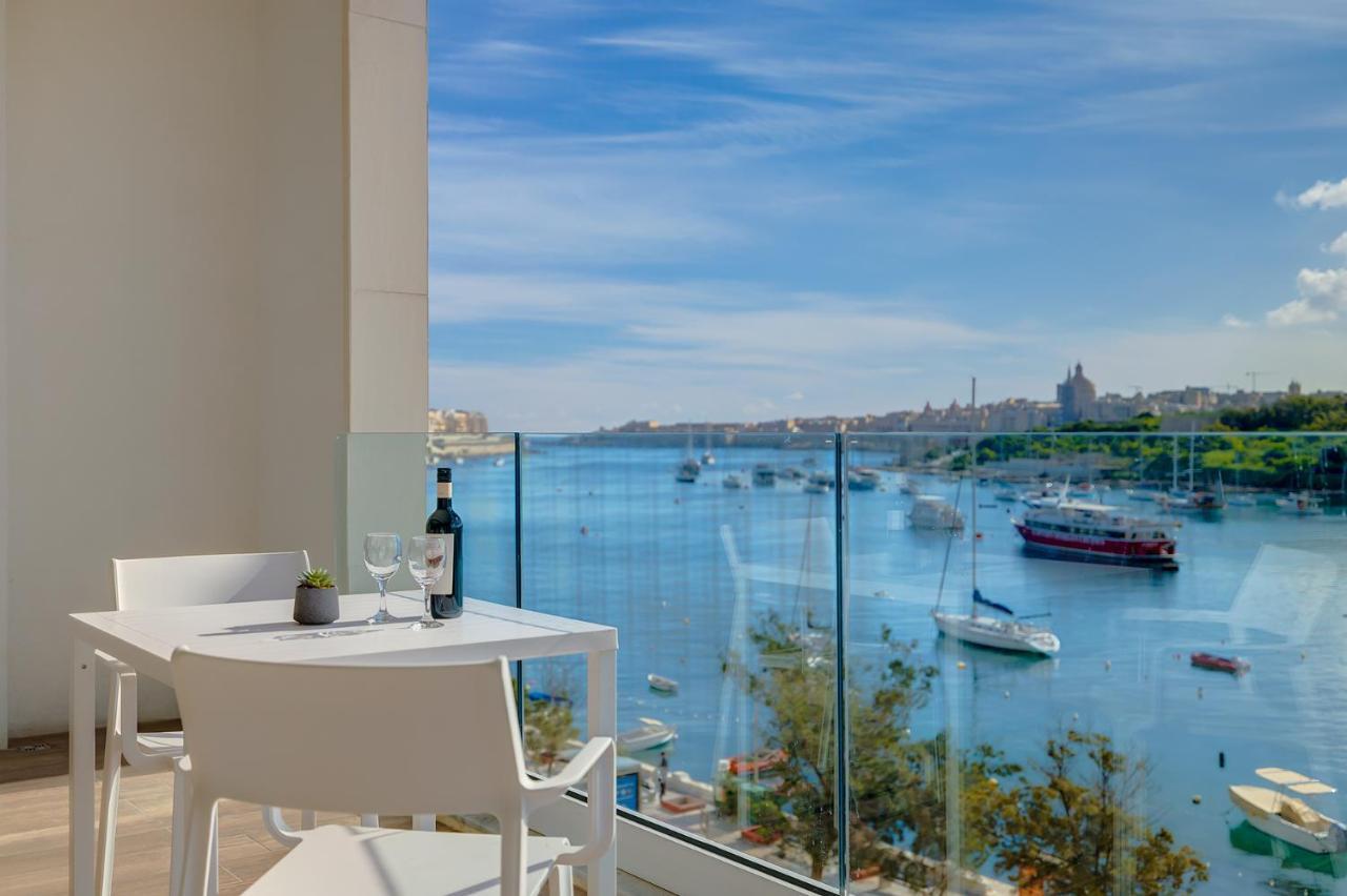 Superlative Apartment With Valletta And Harbour Views Sliema Exterior photo