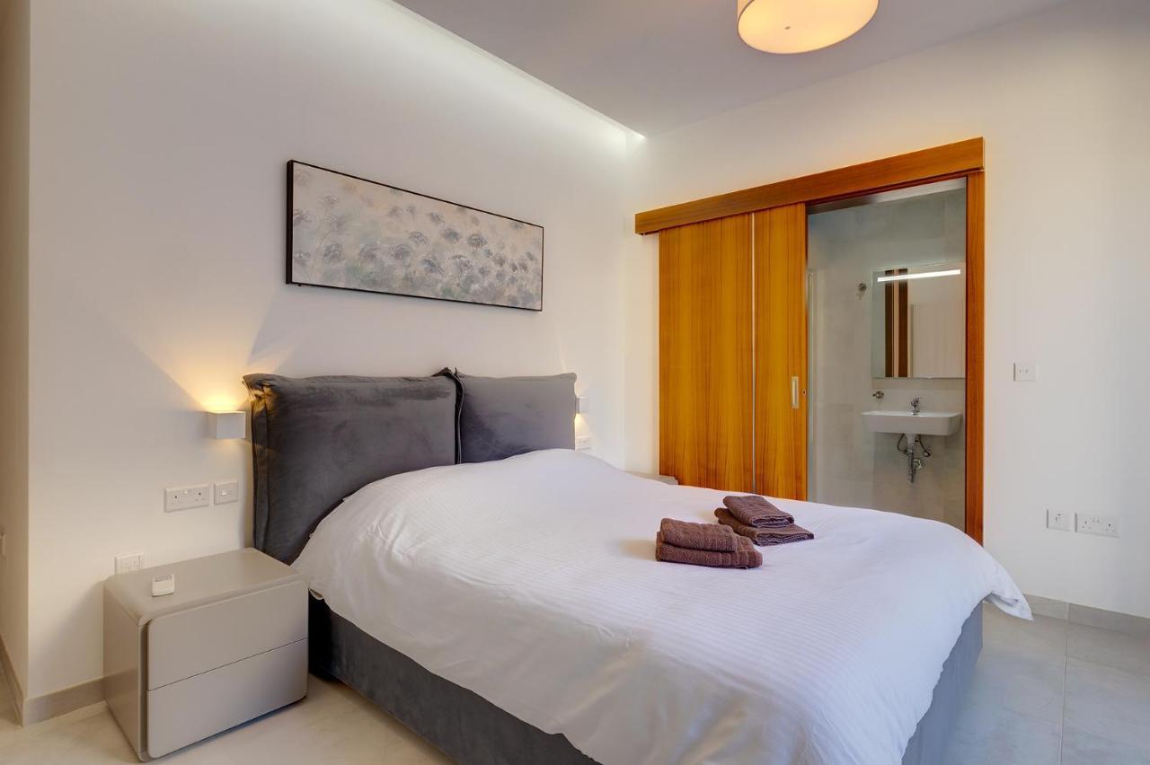 Superlative Apartment With Valletta And Harbour Views Sliema Exterior photo